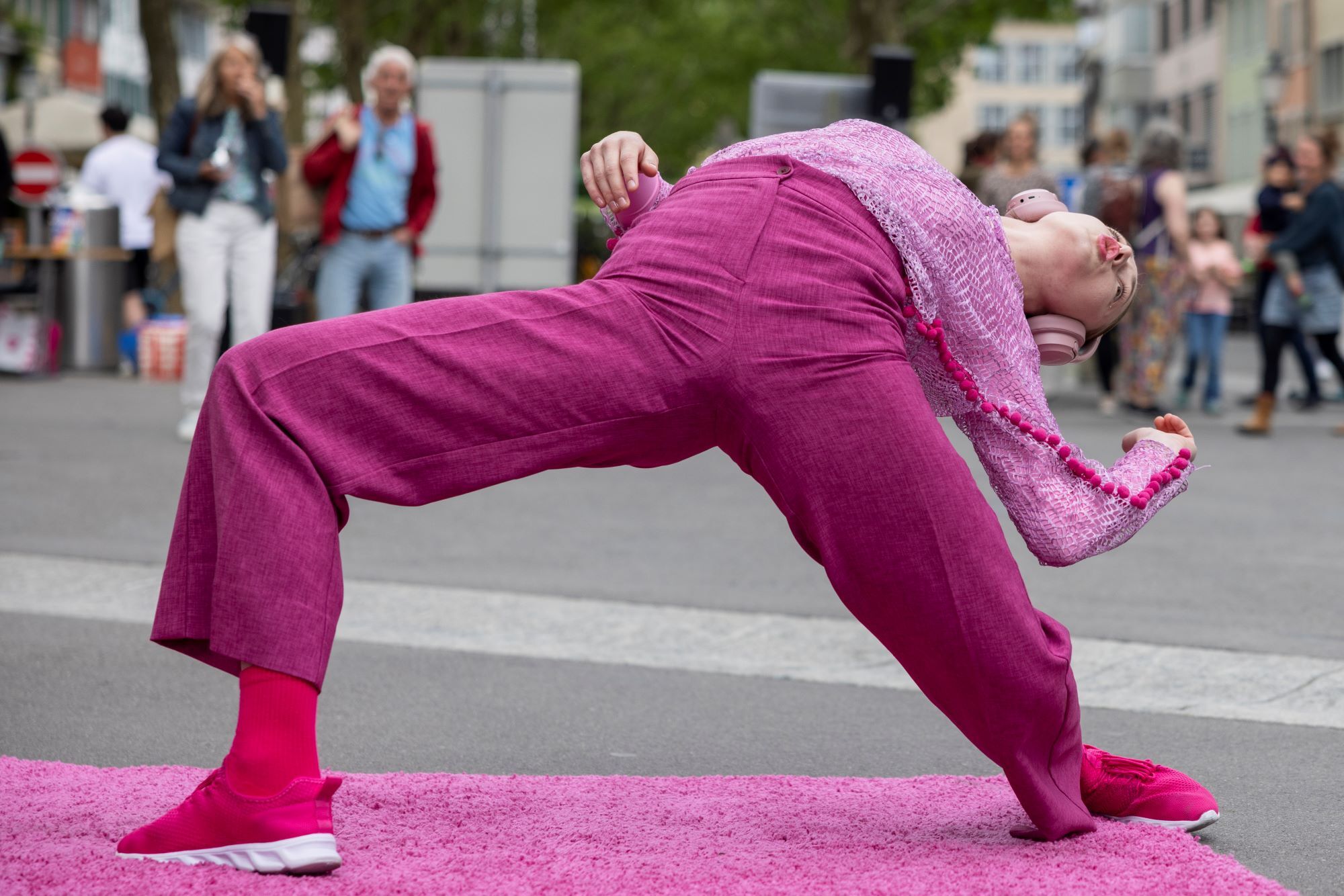 Pink Carpet von Nunzio Impellizzeri